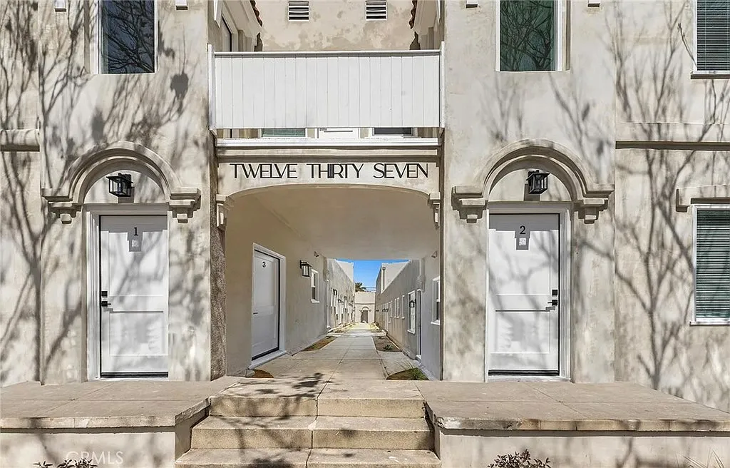 Studio, 486 sqft, $1,833 — Photo 1
