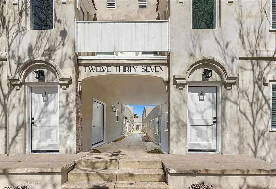 1237 E 1st #8