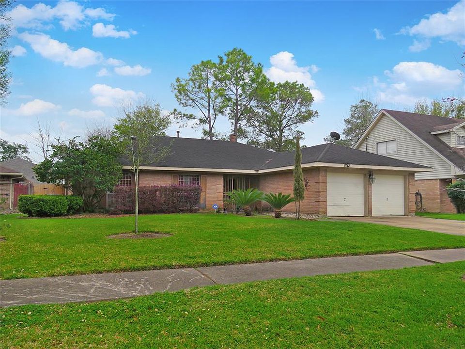 1st image of 9742 Kirkfalls Dr