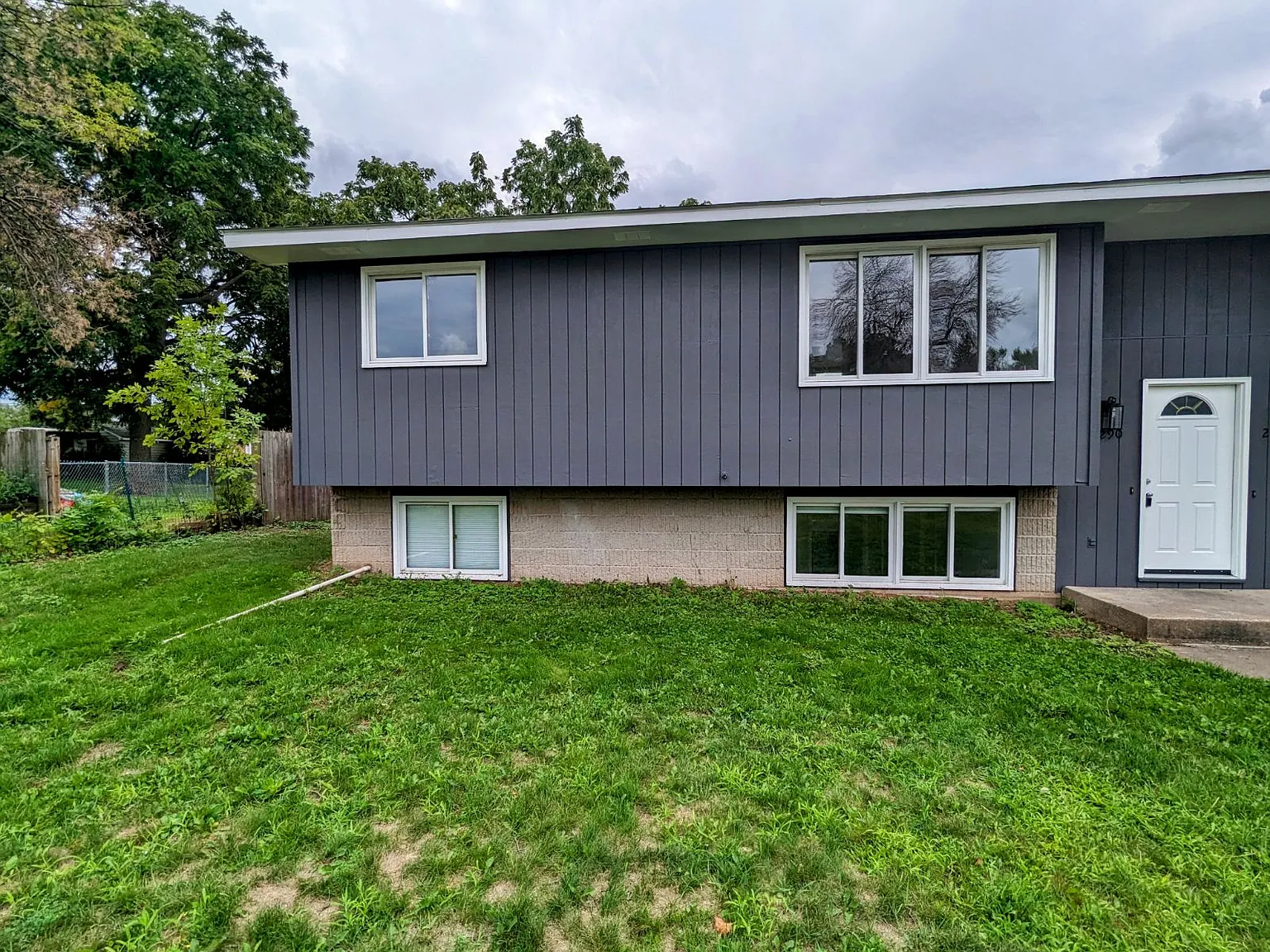 3 bed, 1325 sqft, $1,895 — Photo 1