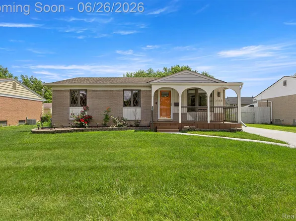2168 Garry Dr, Troy, MI 48083