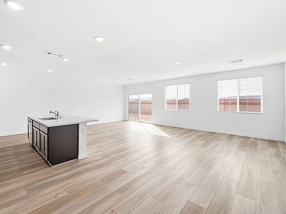 5 web or mls Lennar 307 Sam Way 05