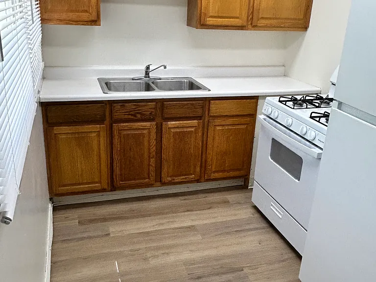 7336 W Manchester Ave — Photo 5