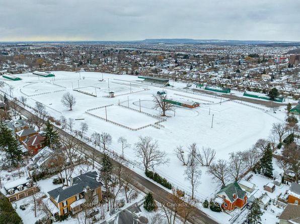 130 Robert St #6, Milton, ON L9T 6E3
