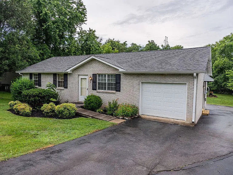 207 Whitnel Dr — Photo 5