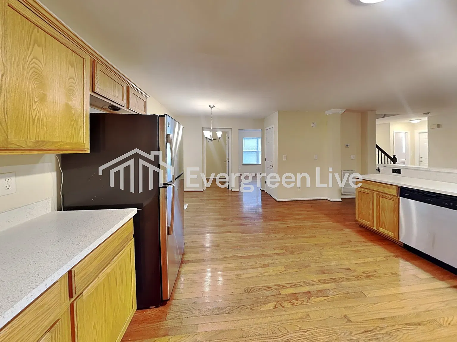 4 bed, 2.5 bath, 1912 sqft, $2,095 — Photo 4
