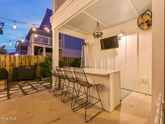 4th image of 1225 Pinfish Lane