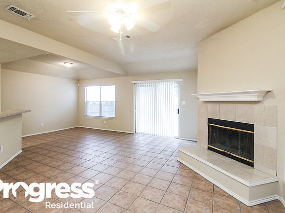 4th image of 200 Rosewood Ln