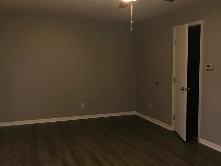 175 Hedgewood Ct — Photo 5