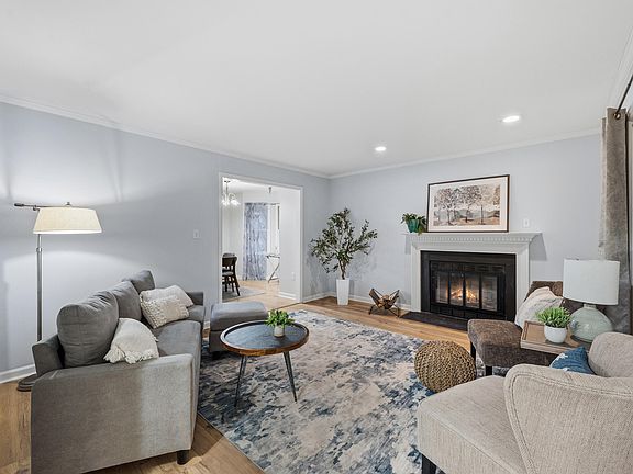 4th image of 104 Pointe Pl
