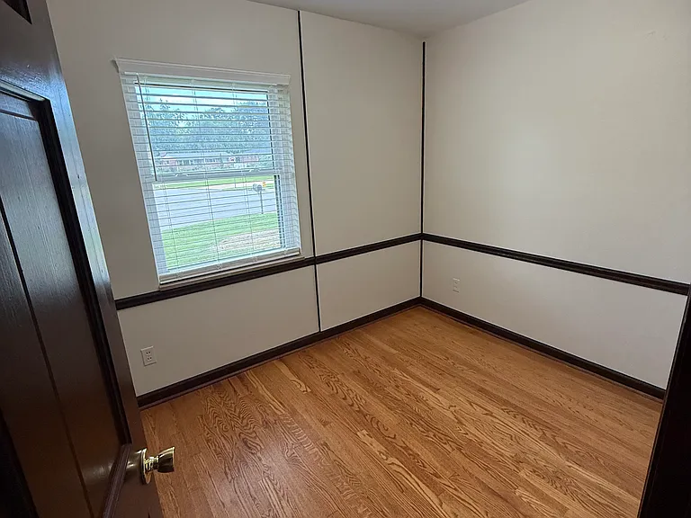 551 Rayburn Ave — Photo 17
