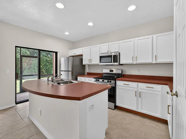 30132 Mossbank Dr — Photo 10