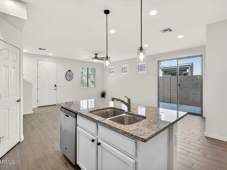 Kitchen/living room