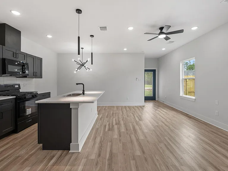 1026 Junell St #A — Photo 8