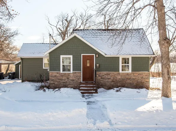 111 W 4th St, Morris, MN 56267