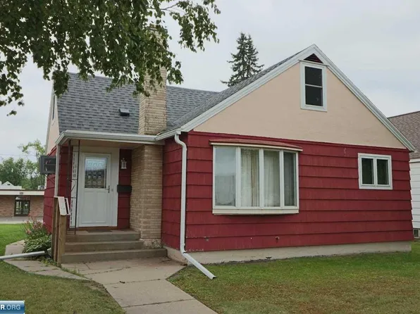 910 17th St N, Virginia, MN 55792