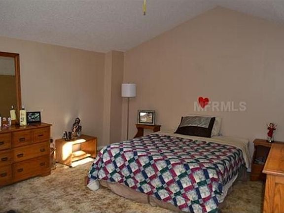 4th image of 472 Valerie Dr
