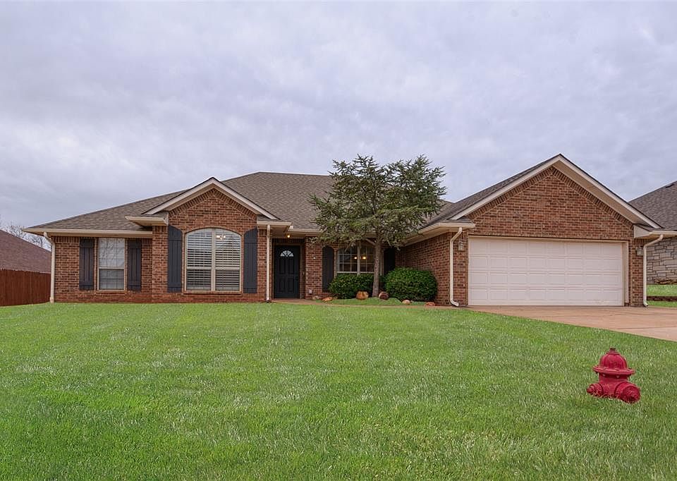 1st image of 128 Eagle Cir