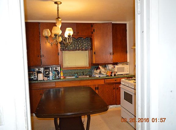 2nd image of 1906 Red Bud Ln