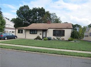 22 Fairfax Rd, Edison, NJ 08817