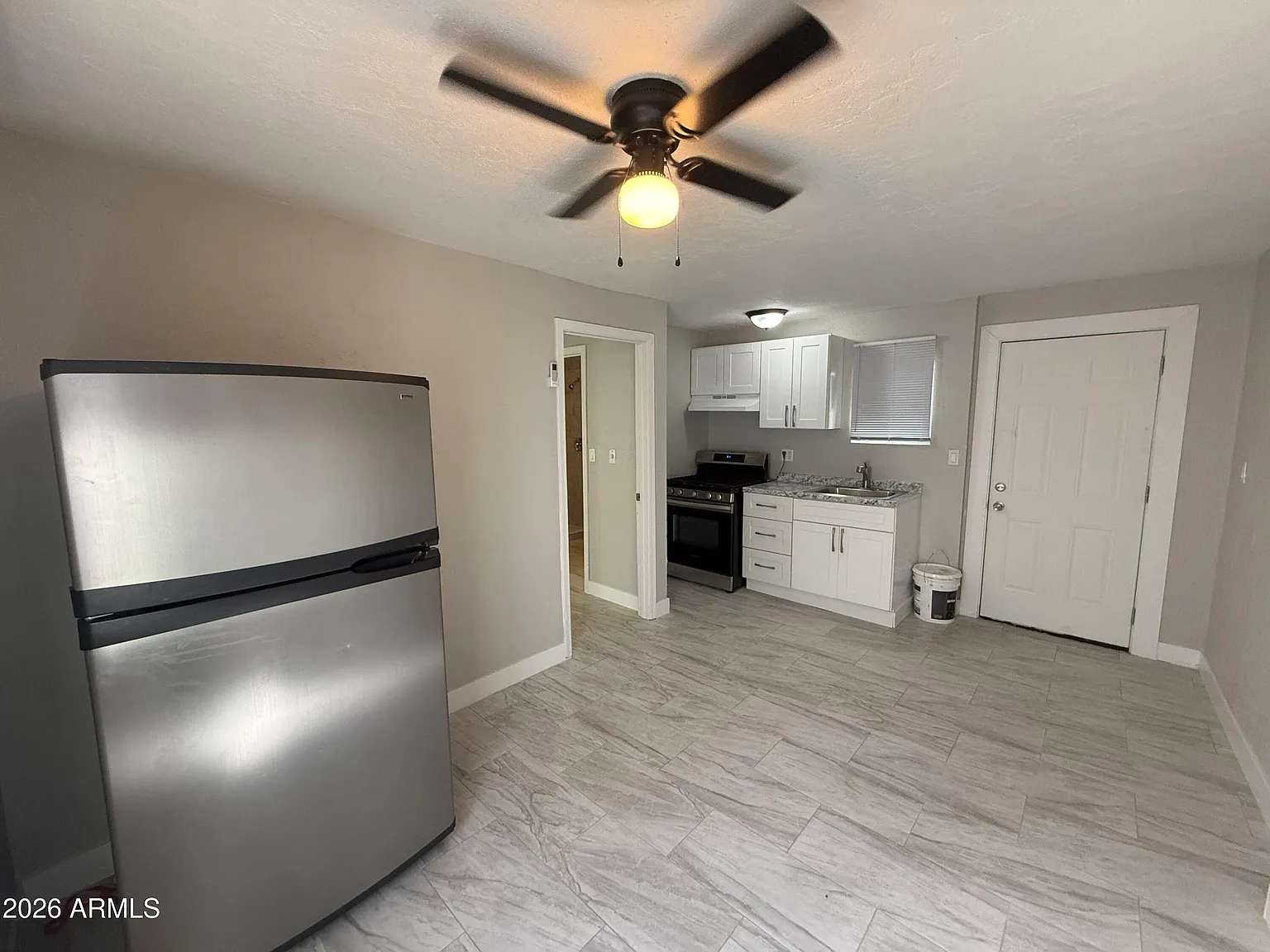 2 bed, 1.0 bath, 500 sqft, $1,300 — Photo 2