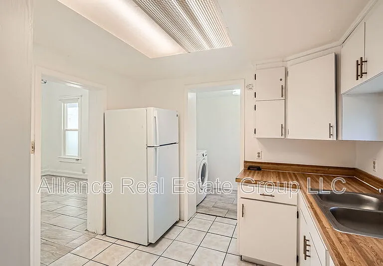 2827 California St — Photo 6