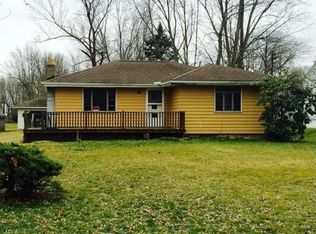 1858 Krumroy Rd, Akron, OH 44312