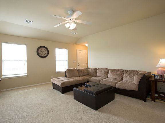 Spacious living room