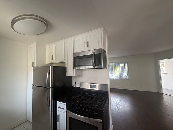 5th image of 2700 Abbot Kinney Blvd APT 9