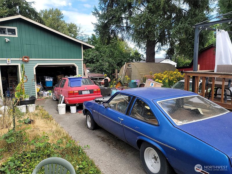 3rd image of 1325 23rd Avenue SW