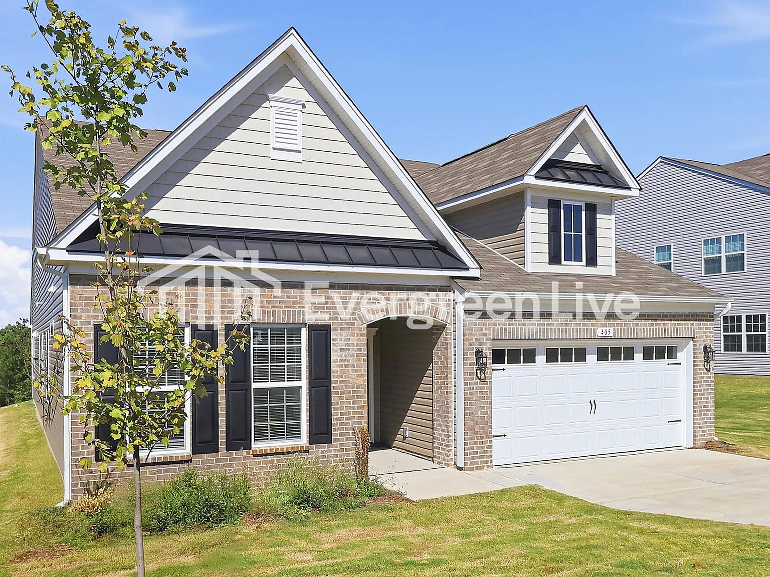 3 bed, 3.0 bath, 2014 sqft, $1,800 — Photo 2