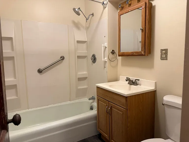 127 W Main St — Photo 32
