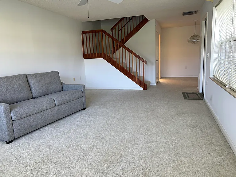 36 Danbury Ct #B — Photo 8