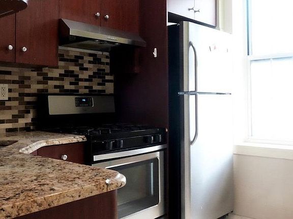 3rd image of 487 McDonald Ave #3