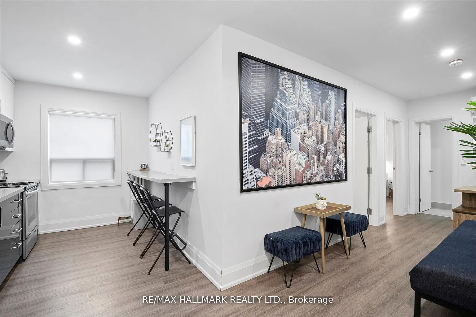 595 Saint Clair Ave W #12 photo 1