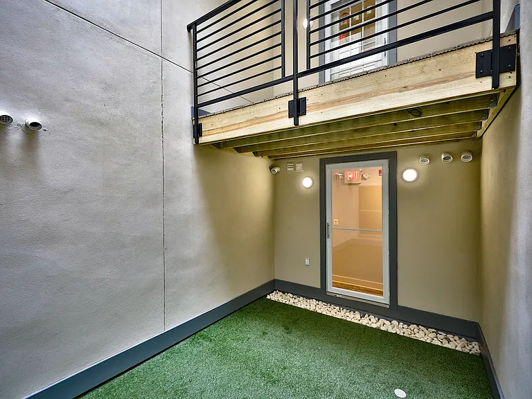 1322 N Franklin St #1 — Photo 47
