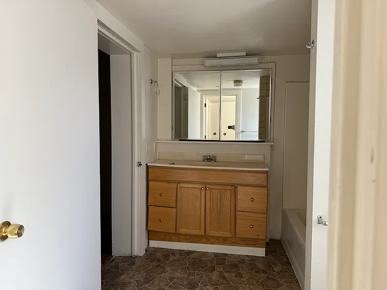 711 1/2 Foster Rd — Photo 12