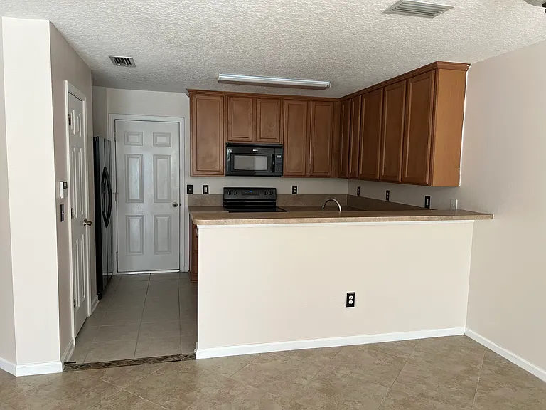 5906 Brice Ct — Photo 5