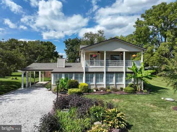 529 Bay View Point Dr, Edgewater, MD 21037