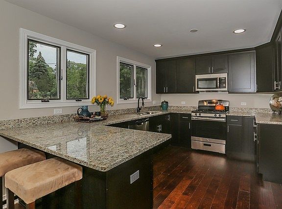 4th image of 5611 Linden Ave