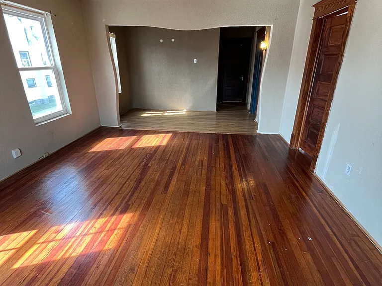 1006 Albany St #2 — Photo 2