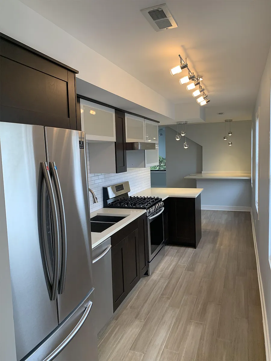 Kitchen - 4303 N Drake Ave #3