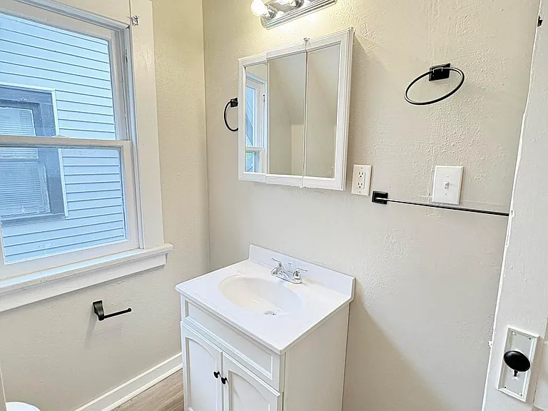 2324 Upton Ave — Photo 19