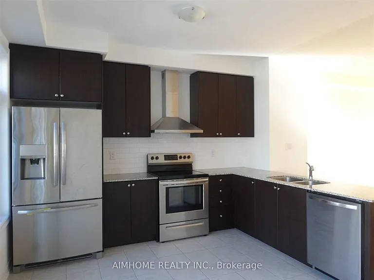 290 King Rd — Photo 4