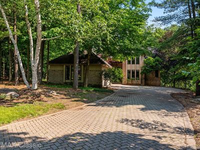 26990 Hampstead Blvd, Farmington Hills, MI, 48331