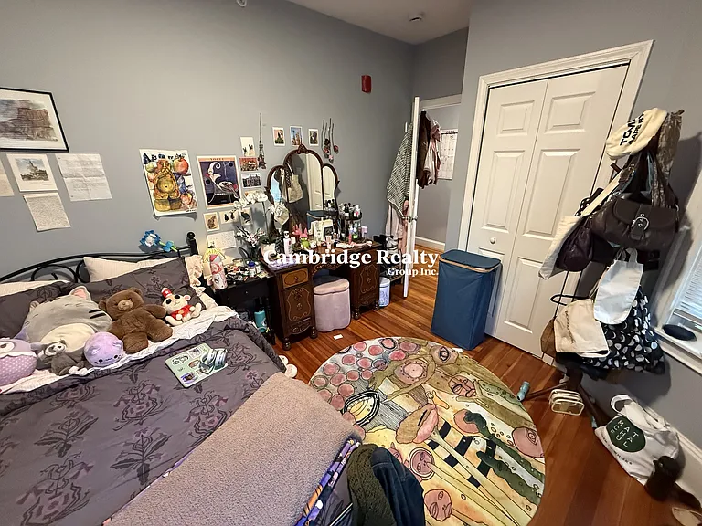 136 Oxford St #1 — Photo 5