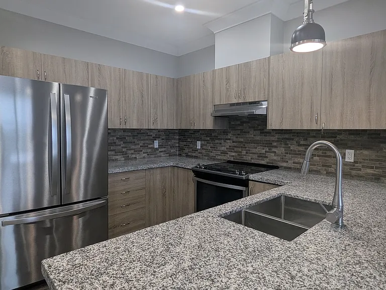 121 King St W — Photo 56