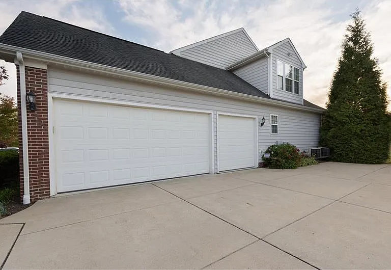 1403 N Shevlin Ct — Photo 24
