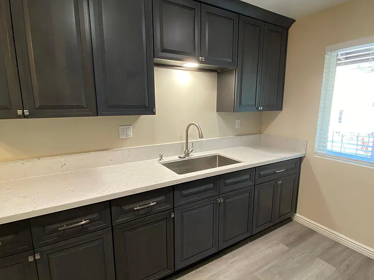 737 E Pine St #8 — Photo 8