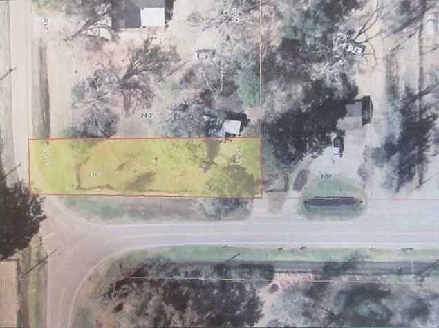 2nd image of 307 Dead Lake Rd
